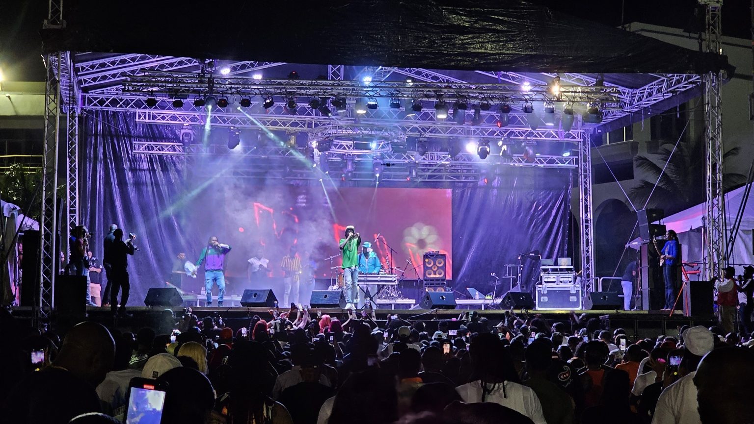 NIGHT 2 OF MUSIC FEST DEEMED THE CROWD FAVOURITE - 284 Media - News ...